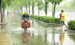 风雨人生路是什么歌 风雨人生路歌曲原唱